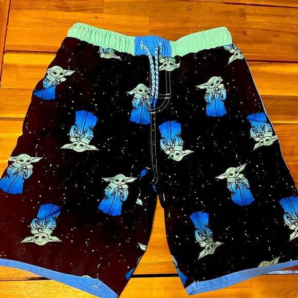 Boys 10/12 Star Wars Swim Trunks baby yoda mandolorian - Picture 1 of 3